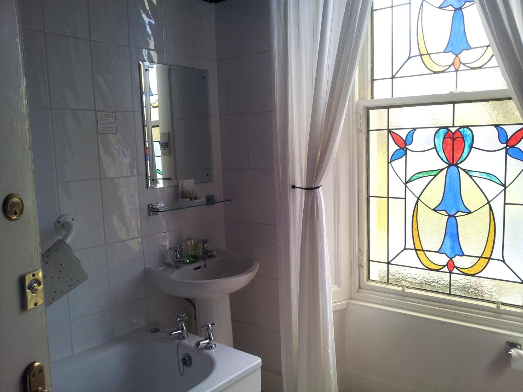 Chambre Simple avec Salle de Bains Privative Séparée