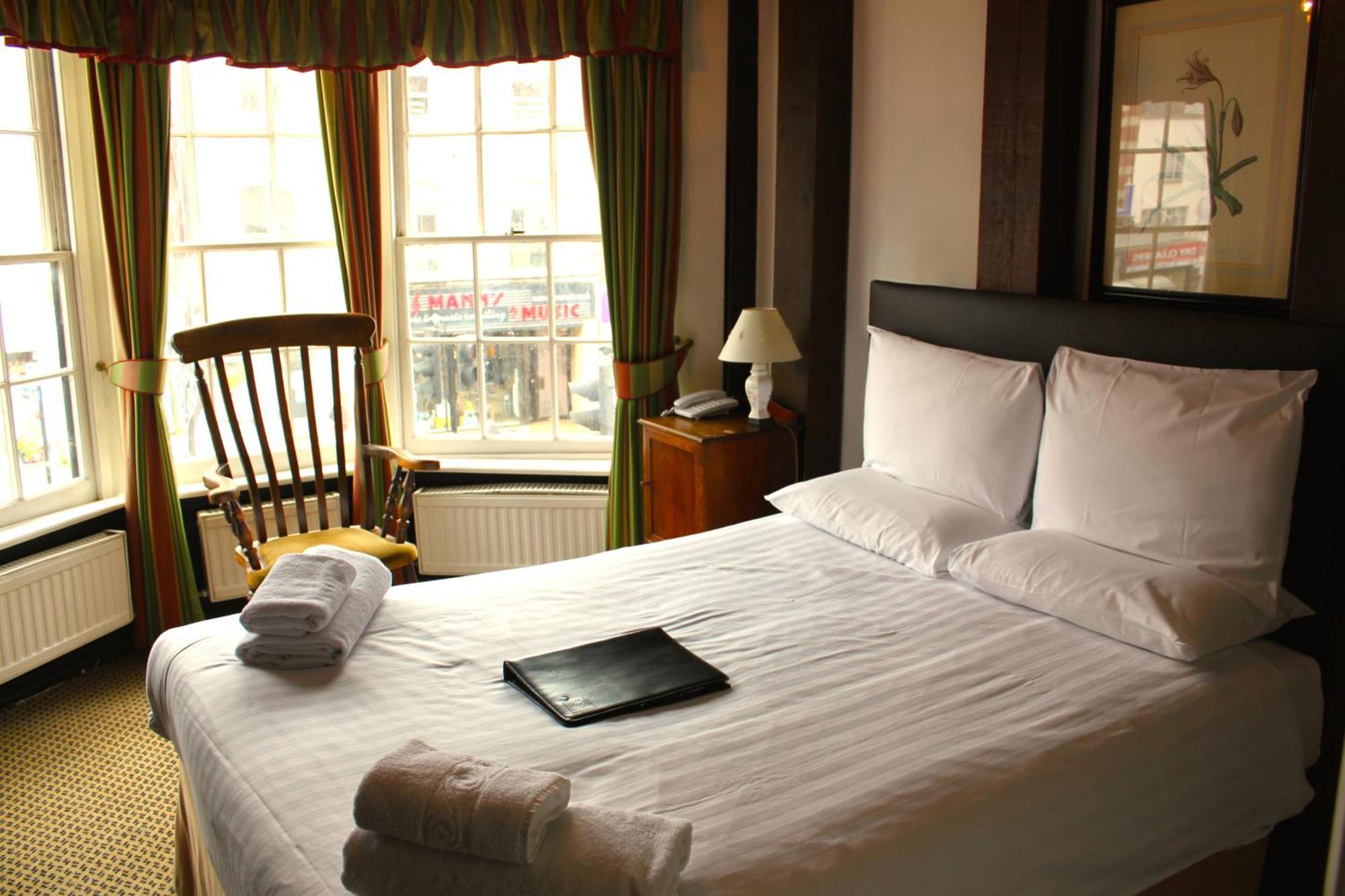 Double Room,700560538:JPEG