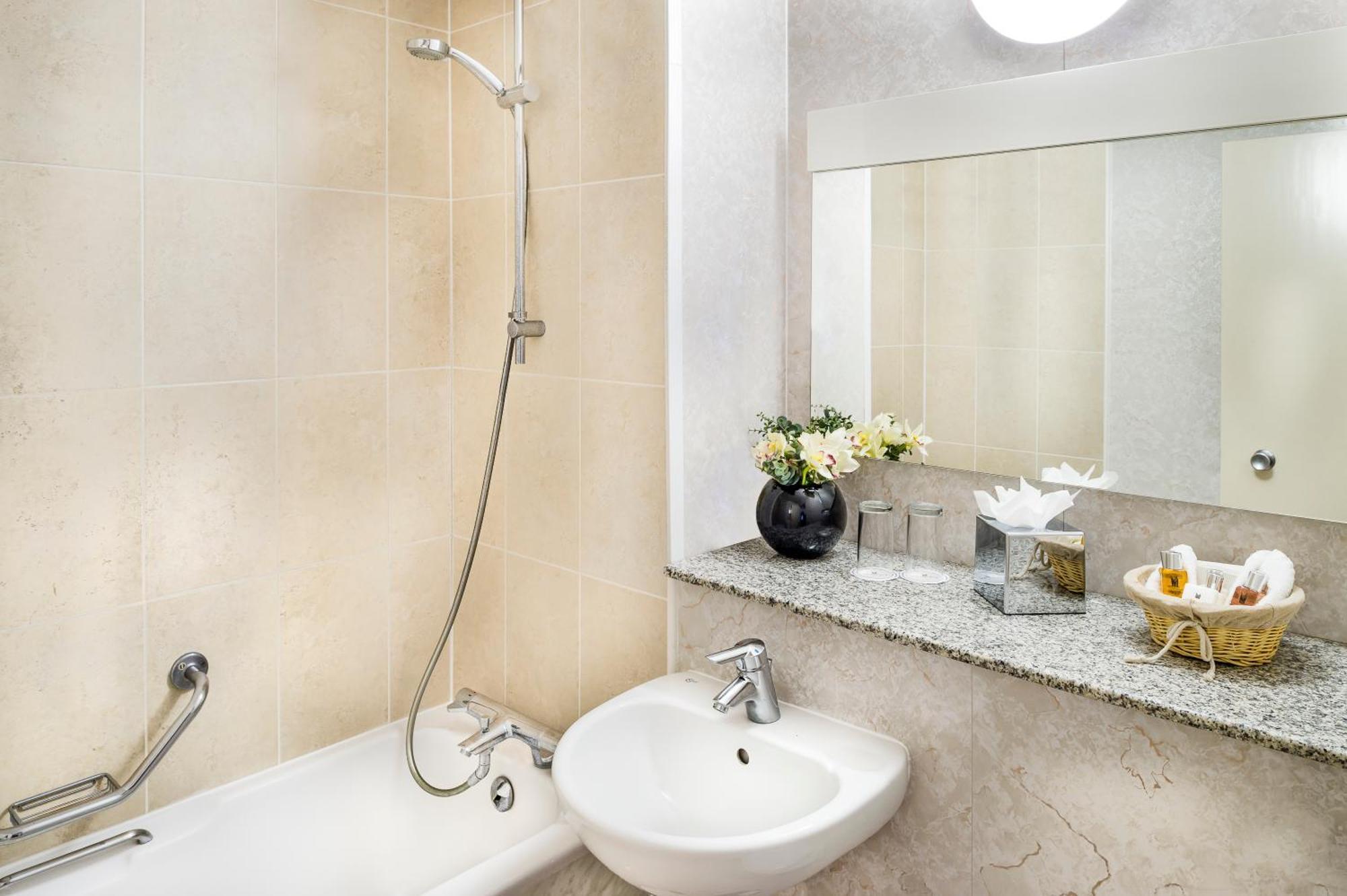 Quarto Twin Clube