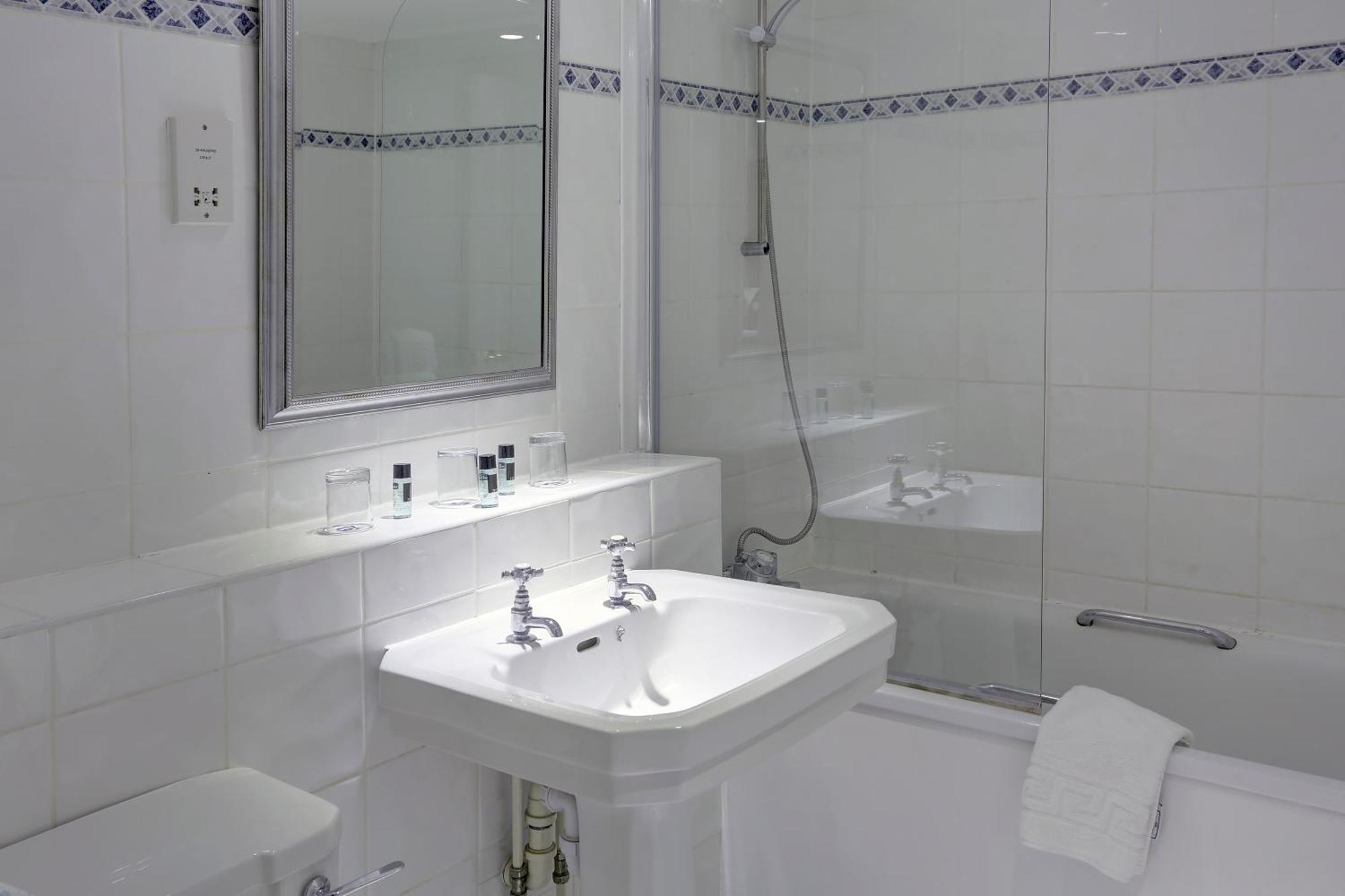 Family Room,892848358:JPEG