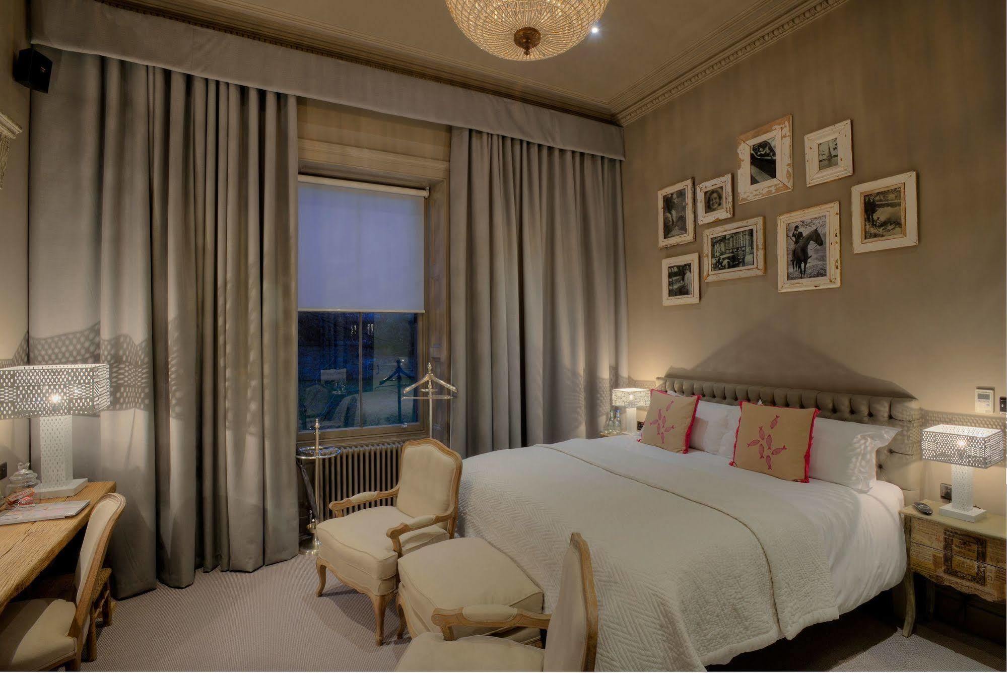 Quarto Luxo com Cama de Casal ou 2 de Solteiro