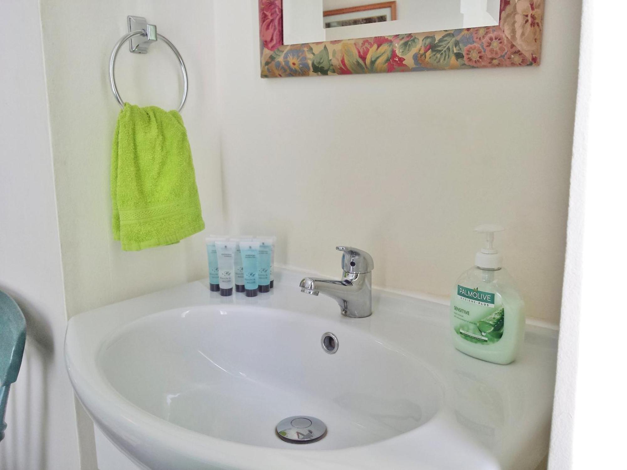 Quadruple Room with Shared Bathroom,707350570:JPEG