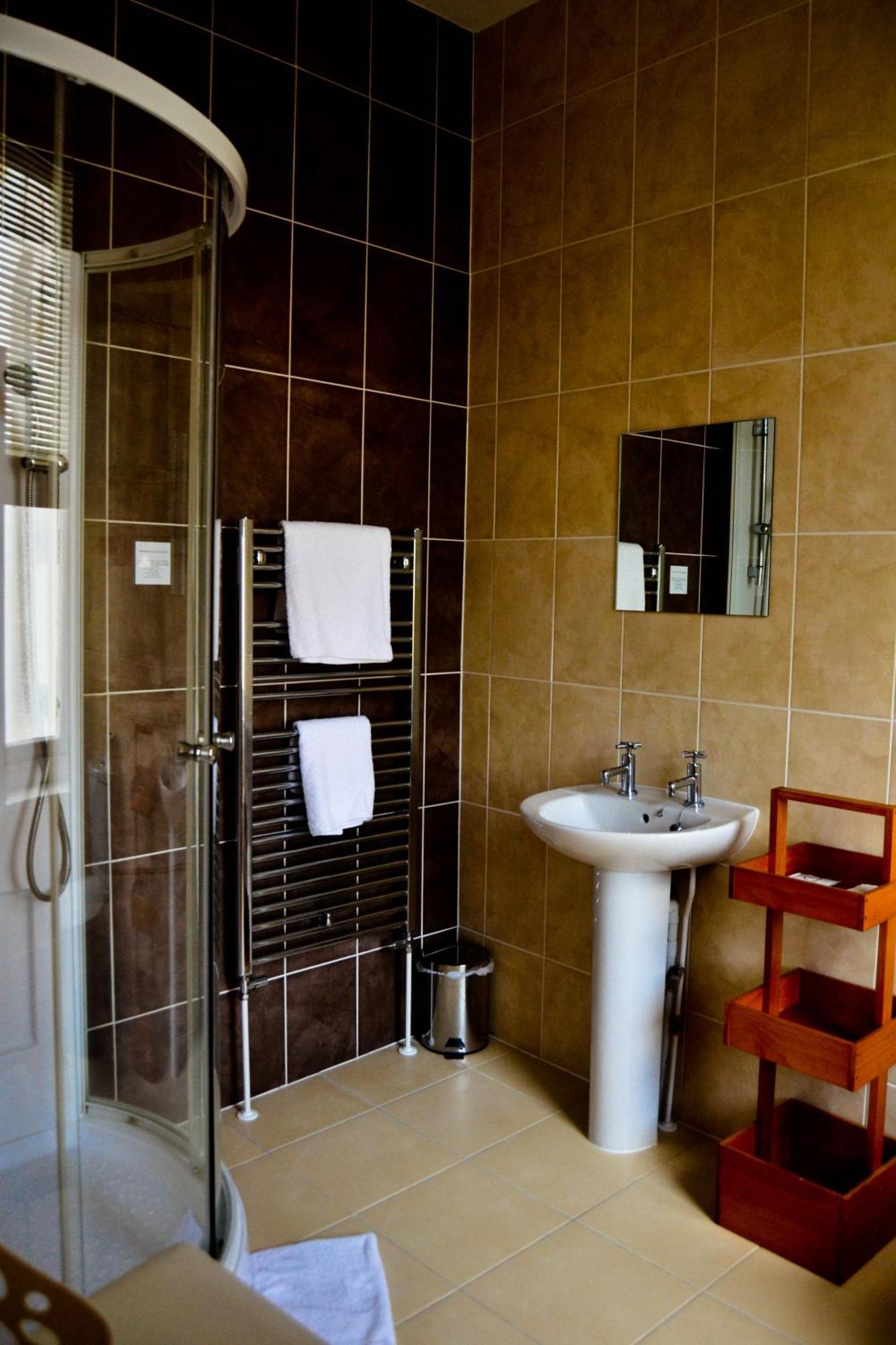 Chambre Lits Jumeaux avec Salle de Bains