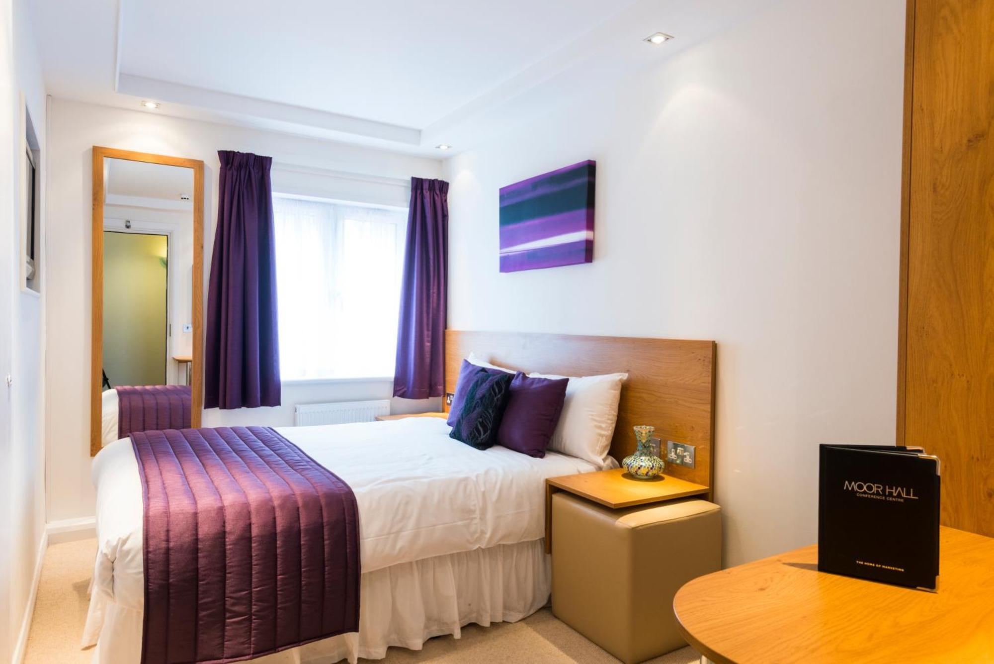 Small Double Room,742670479:JPEG