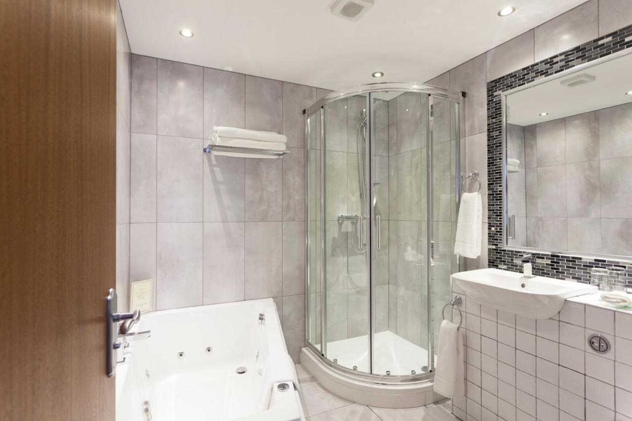 King Suite with Bathtub