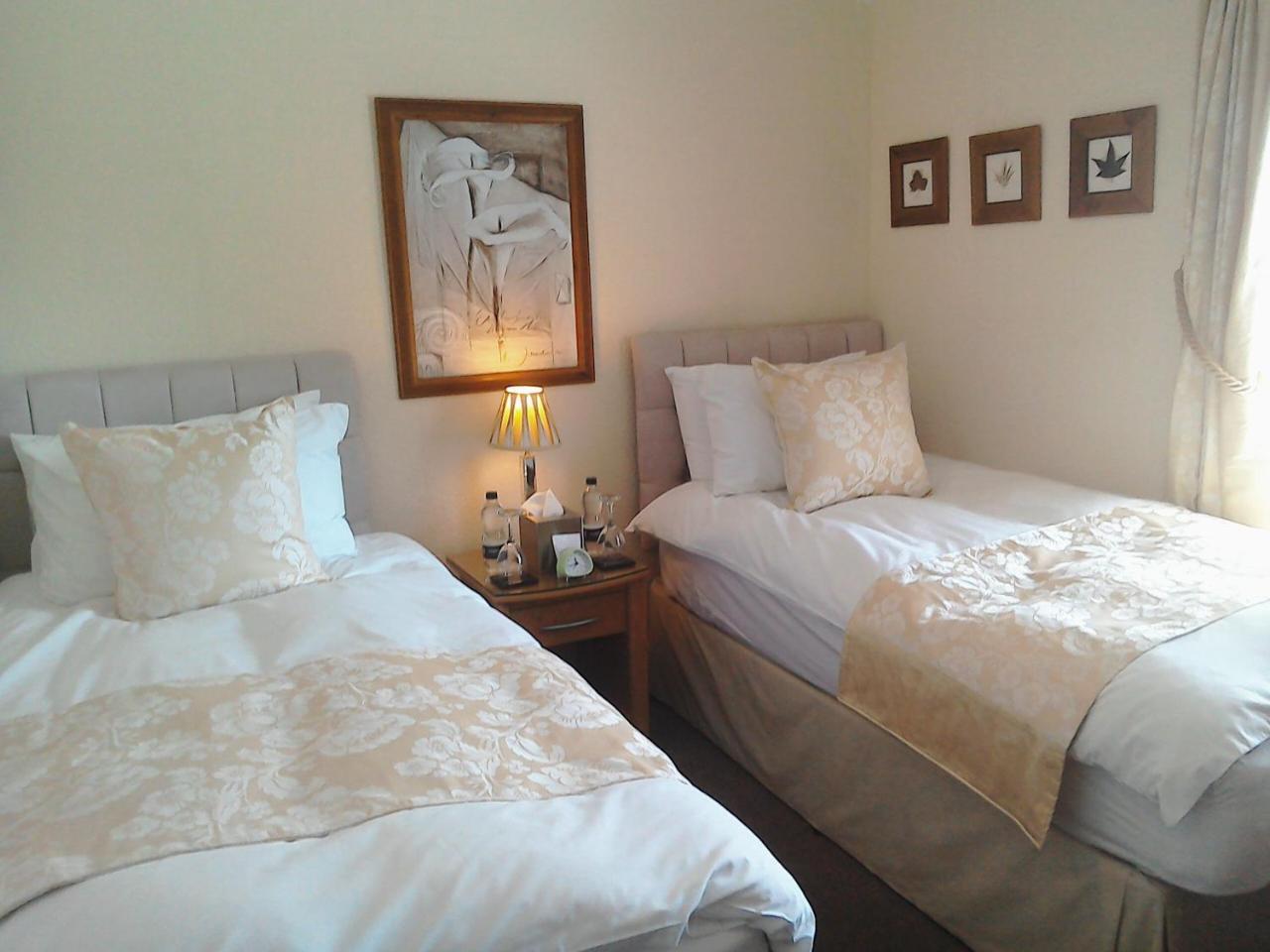 Twin Room with Shower,737759185:JPEG