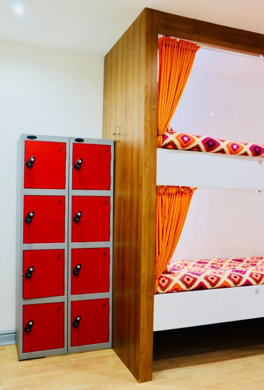 Cama em Dormitório Feminino com 6 Camas