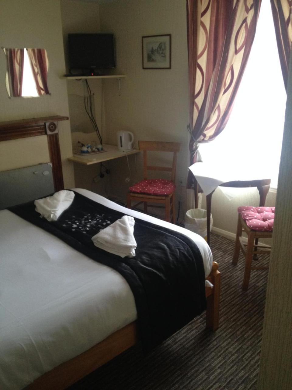 Double Room with Private Bathroom,764664607:JPEG