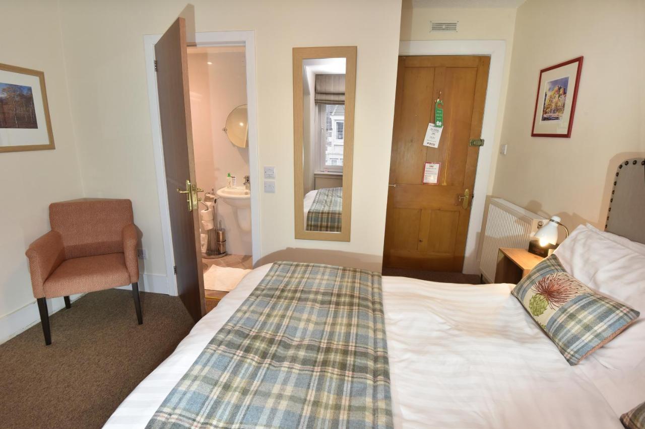 Small Double Room,758646715:JPEG
