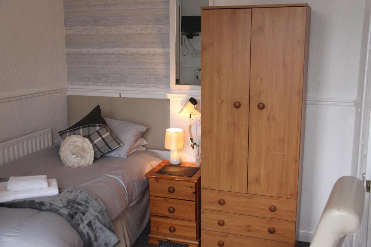 Large Twin Room
