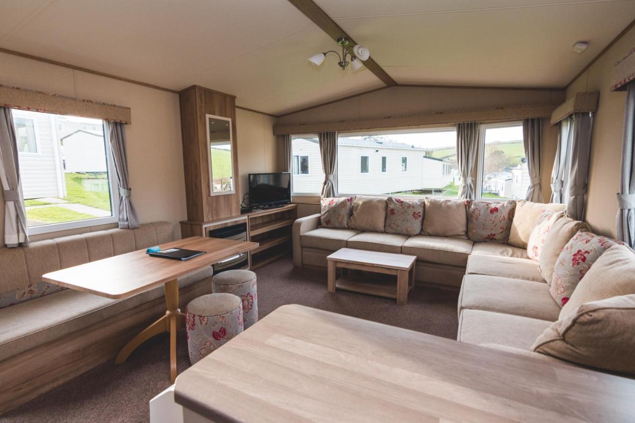4 Berth Superior Caravan Pet