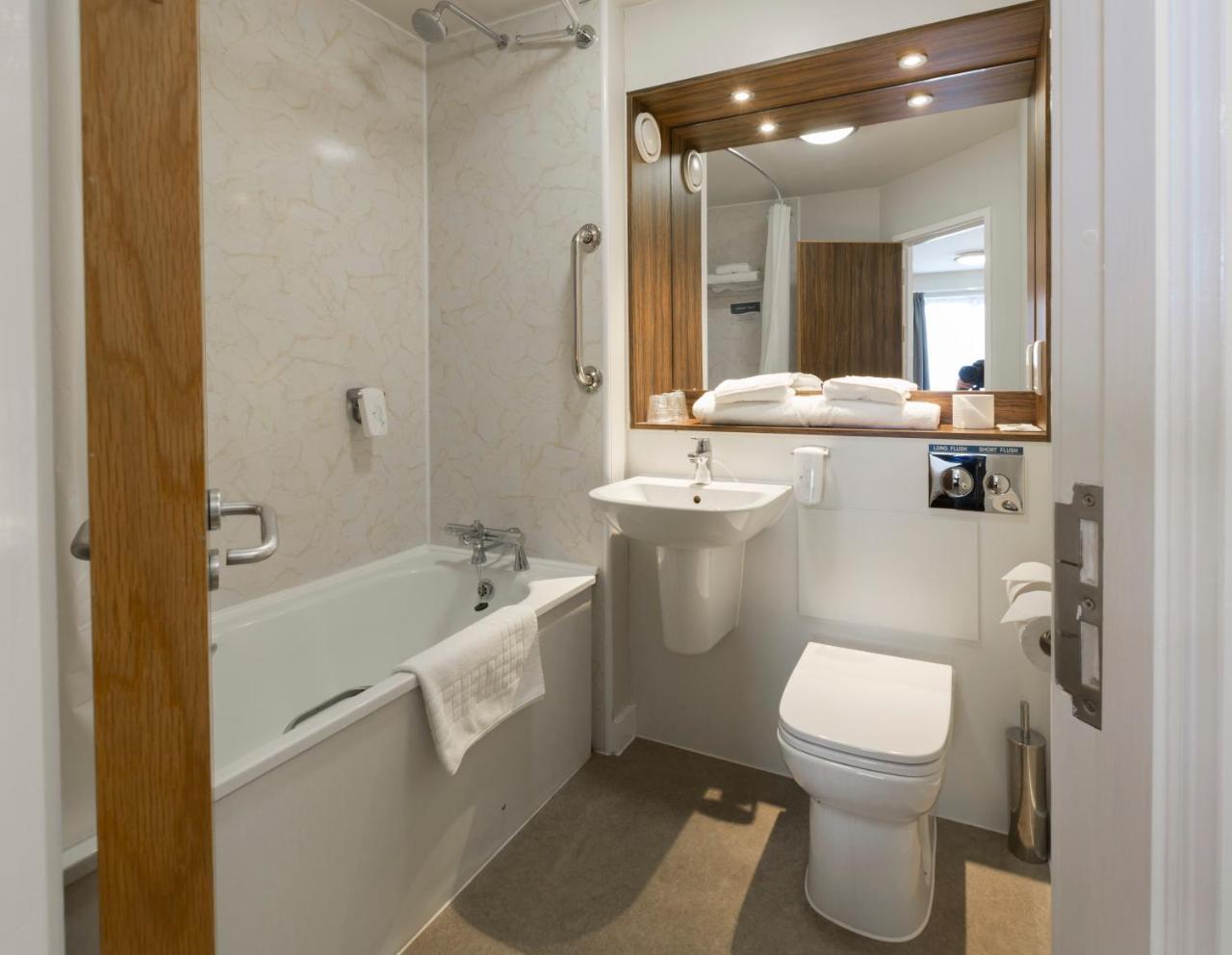 Standard Double Room,766362328:JPEG