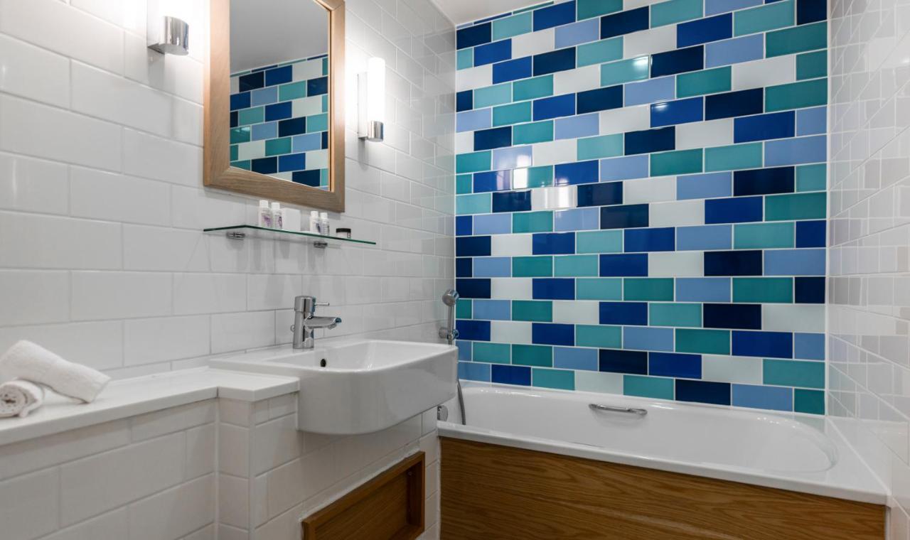 Standard Double Room with Sea View,1233373964:JPEG