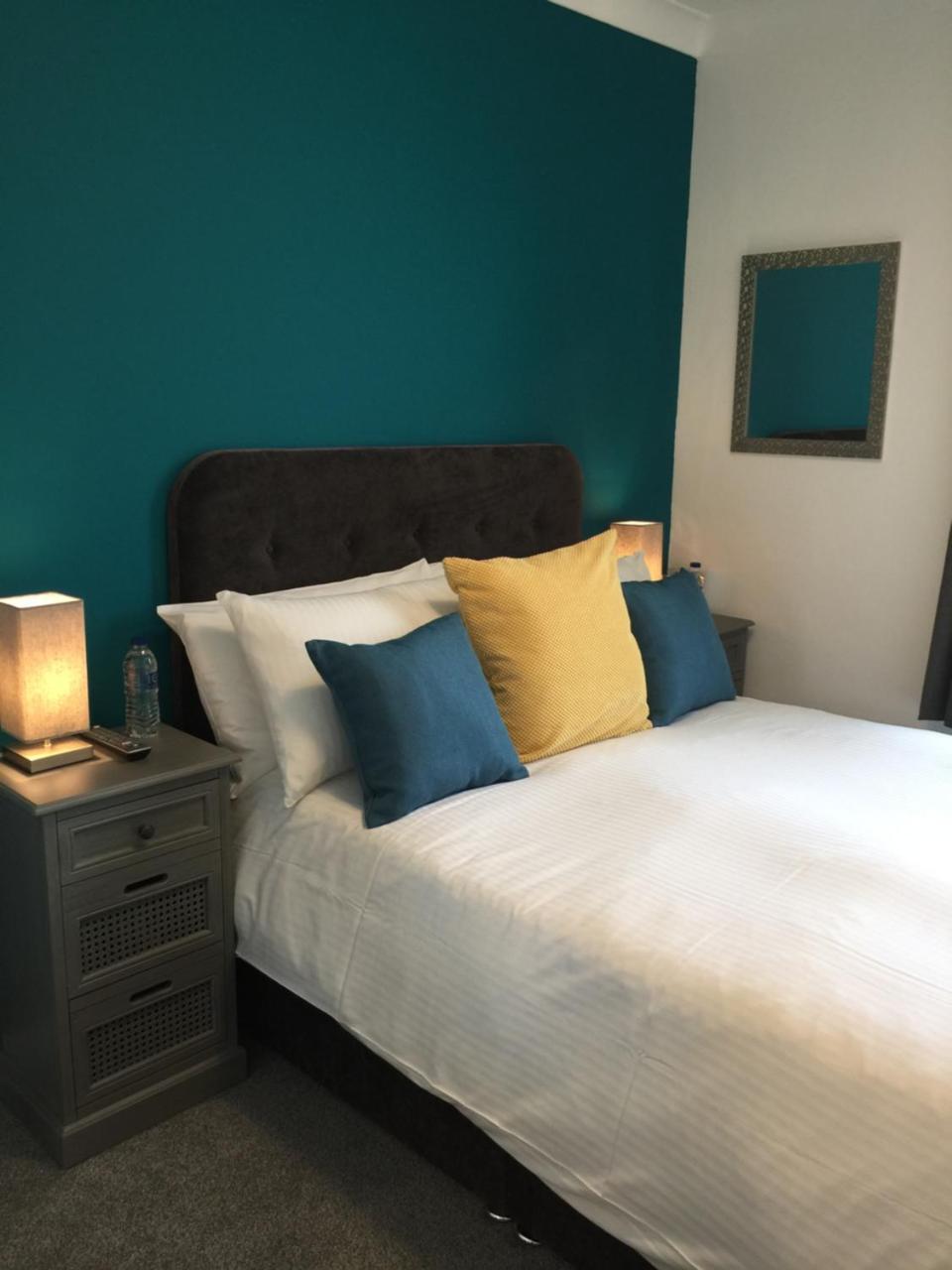 Small Double Room,775879783:JPEG