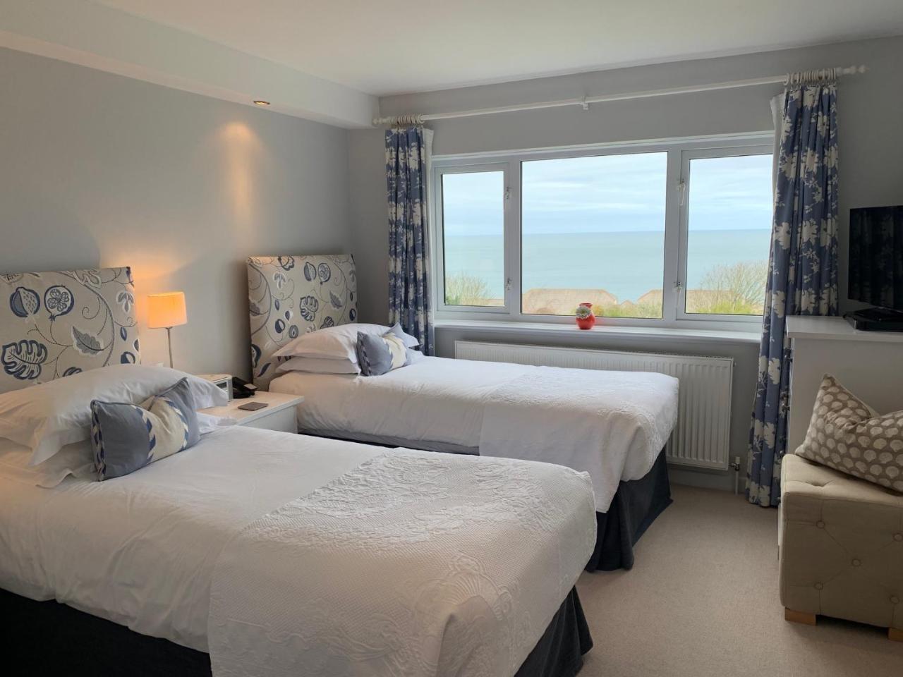 Double or Twin Room Sea View