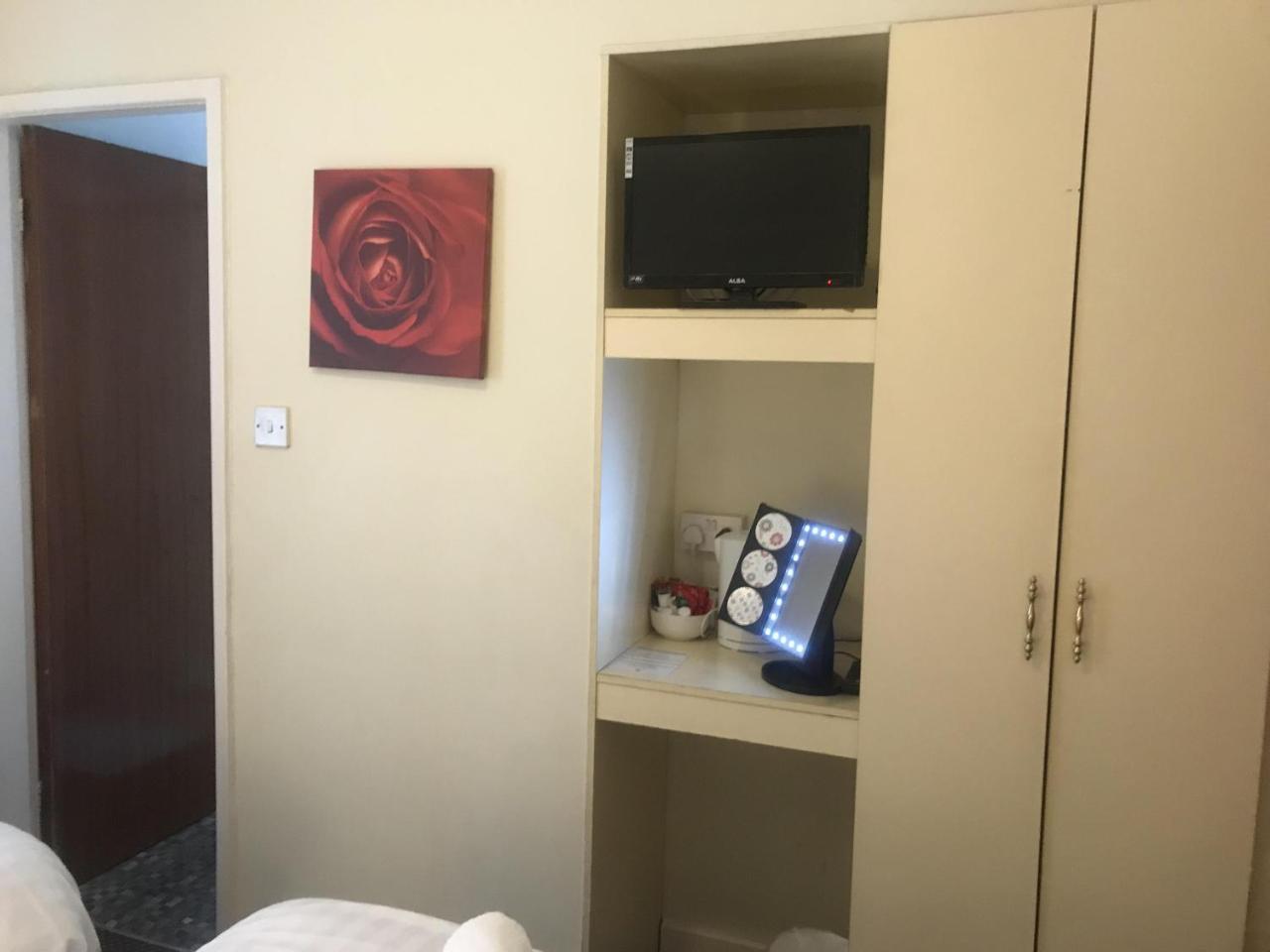 Standard Twin Room,779013045:JPEG