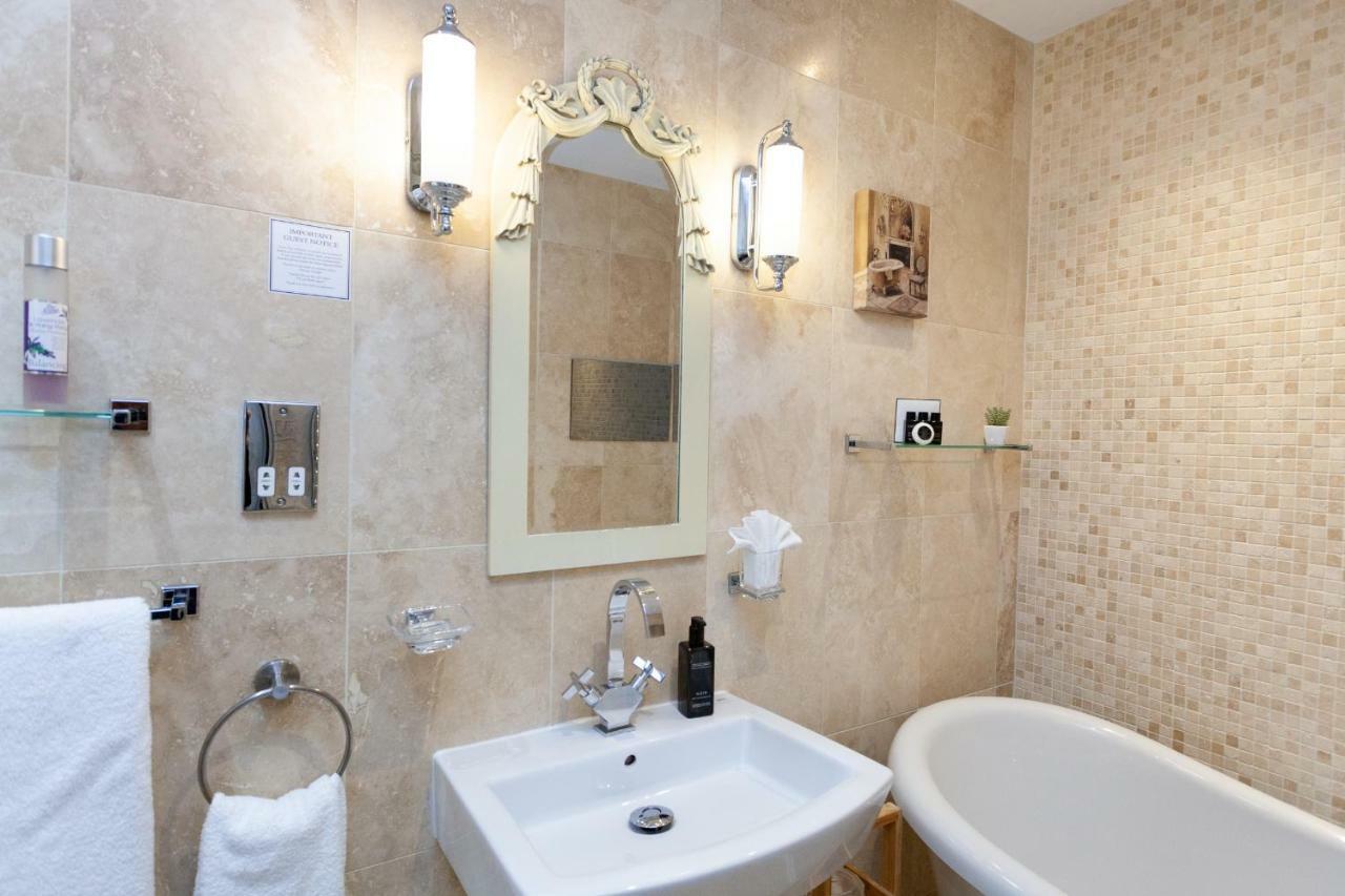 Deluxe Suite,779160222:JPEG