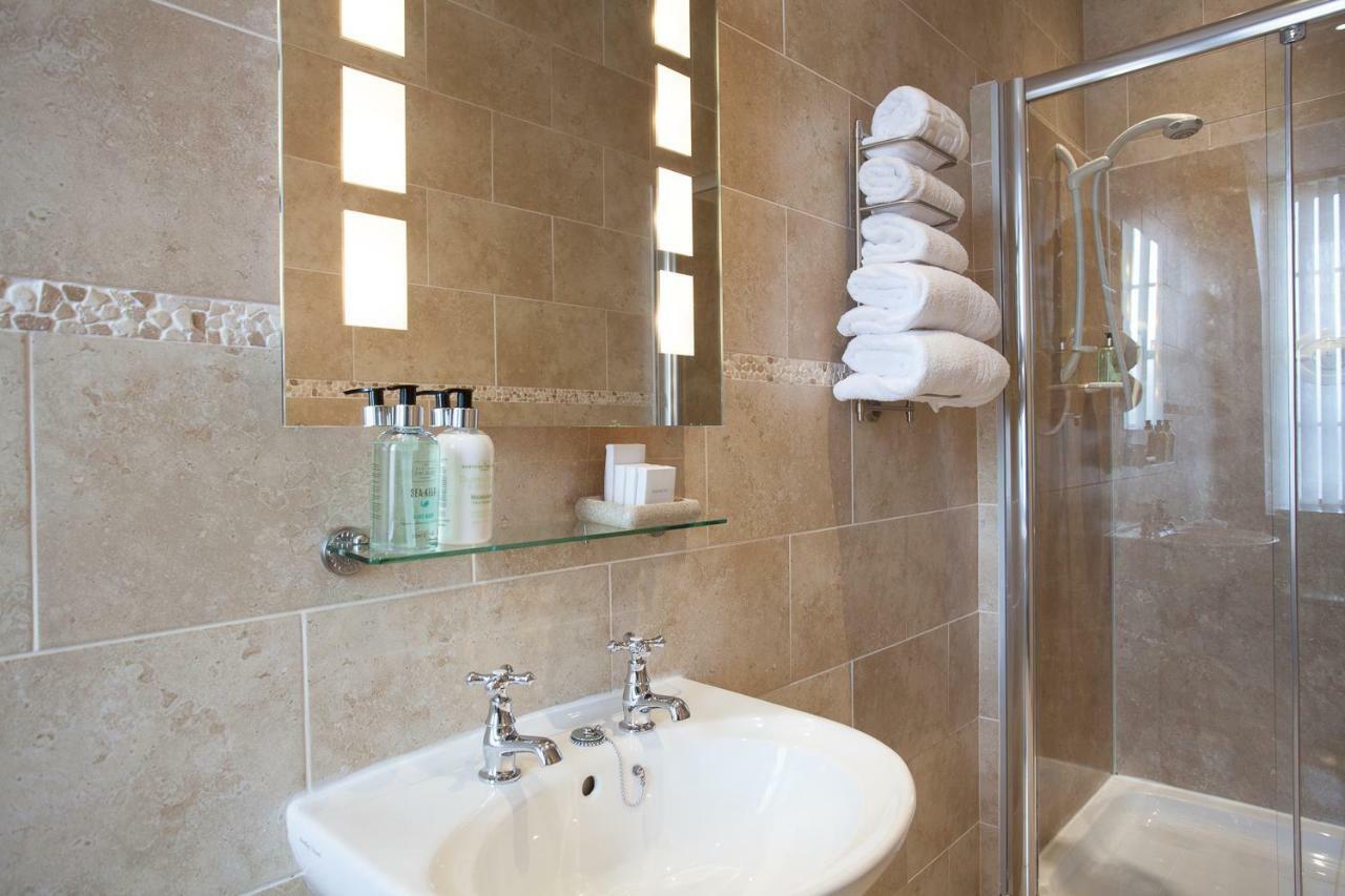 Double Room,1379757017:JPEG