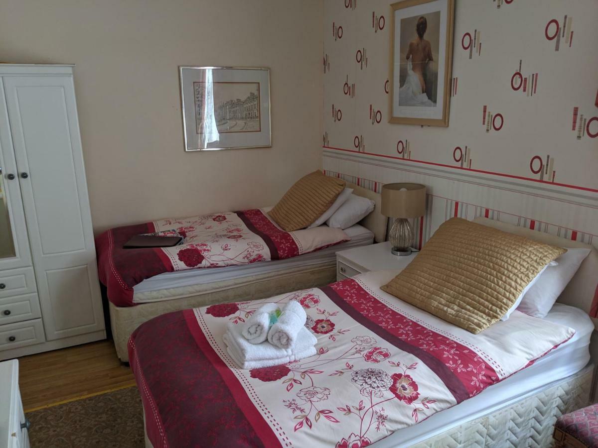 Twin Room,784250916:JPEG