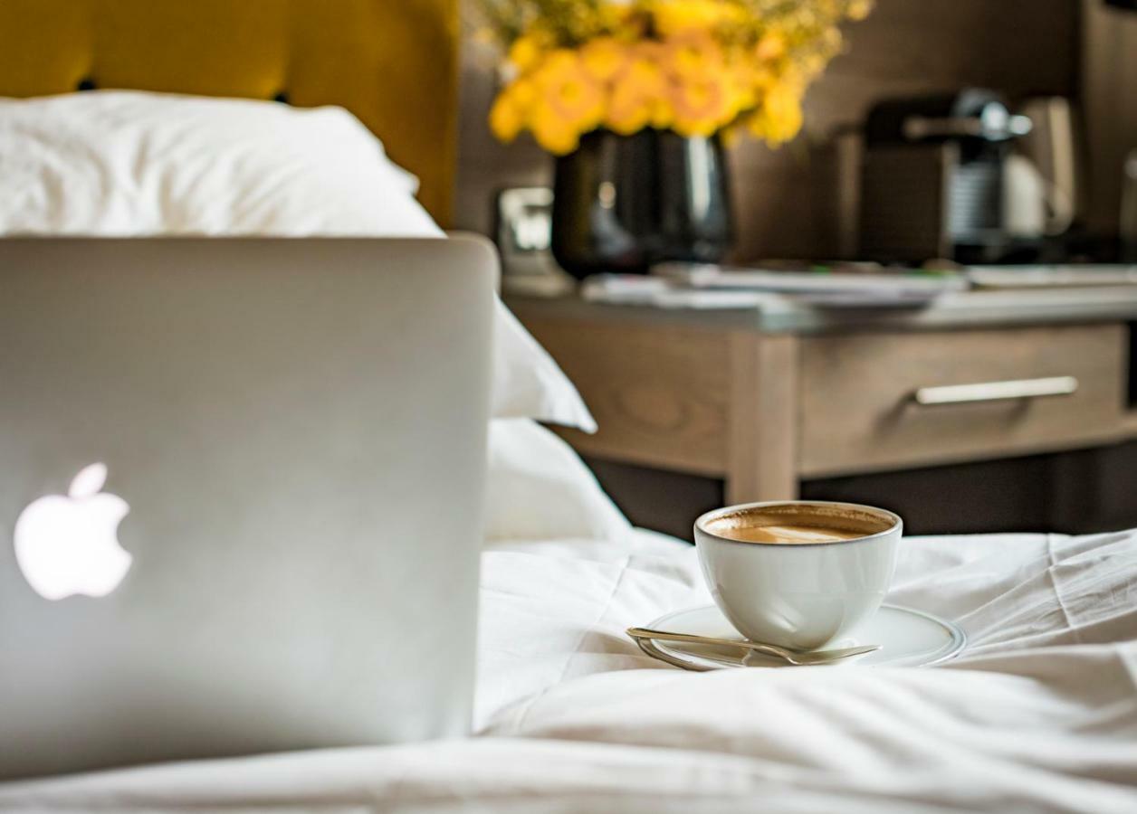 Zimmer Chelsea mit Super-Kingsize-Bett.