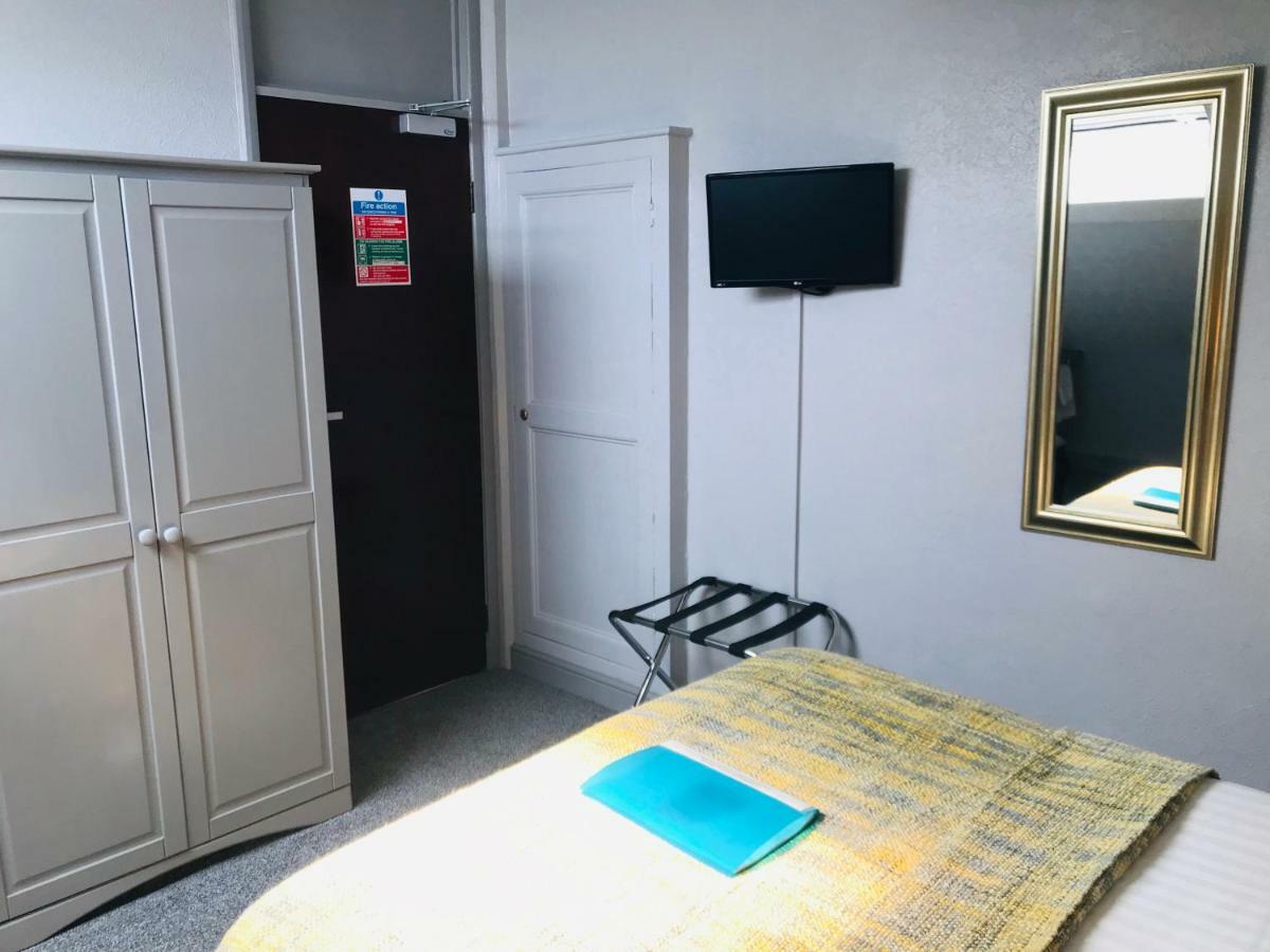 Double or Twin Room with Private External Bathroom,789335535:JPEG