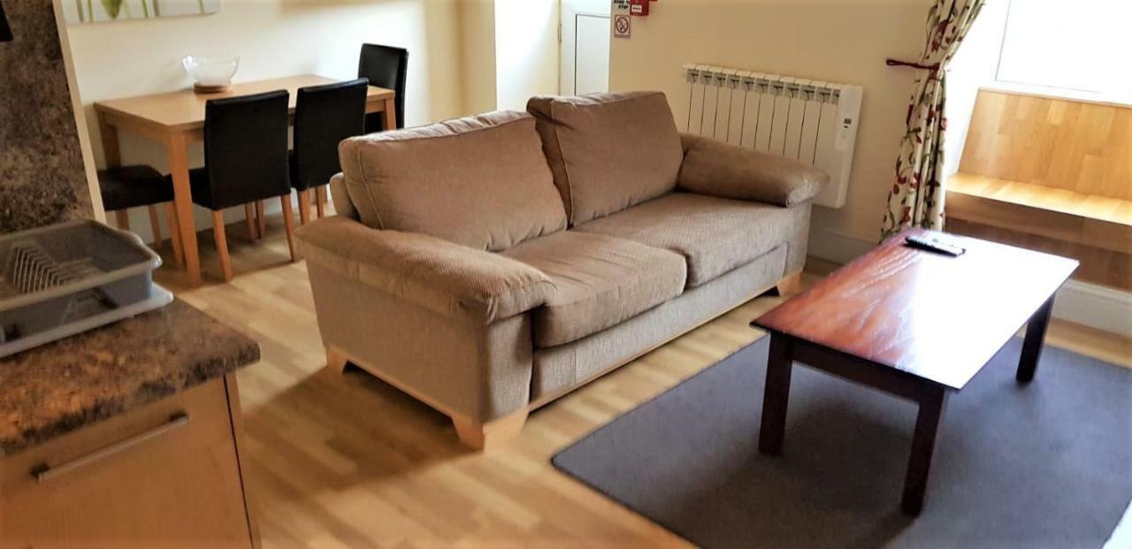 One-Bedroom Apartment,789422154:JPEG