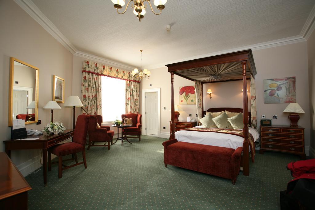 Executive Suite,917651650:JPEG
