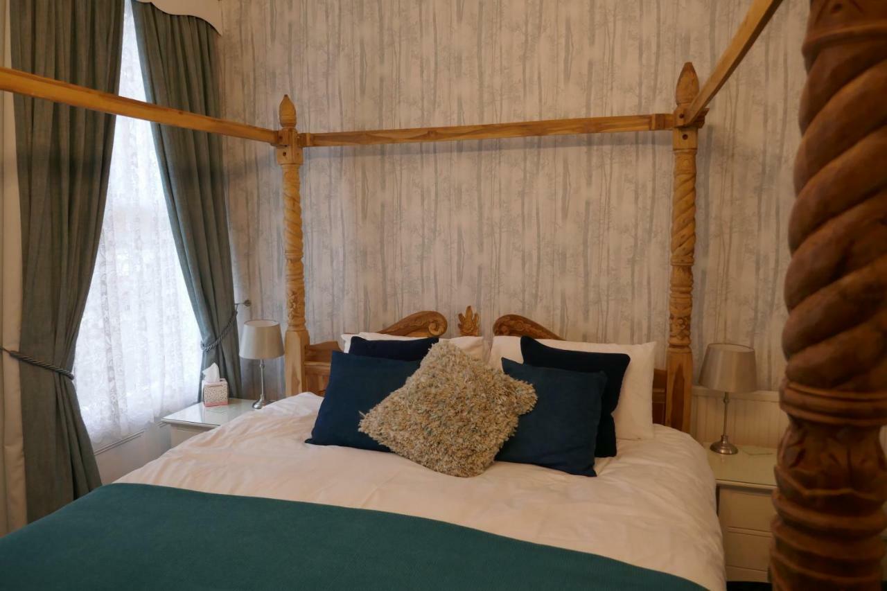 Four Poster Room Super king Bed First Floor,790261617:JPEG