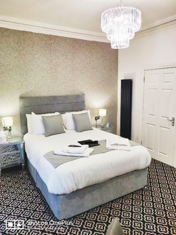 Deluxe Double Room,800221389:JPEG