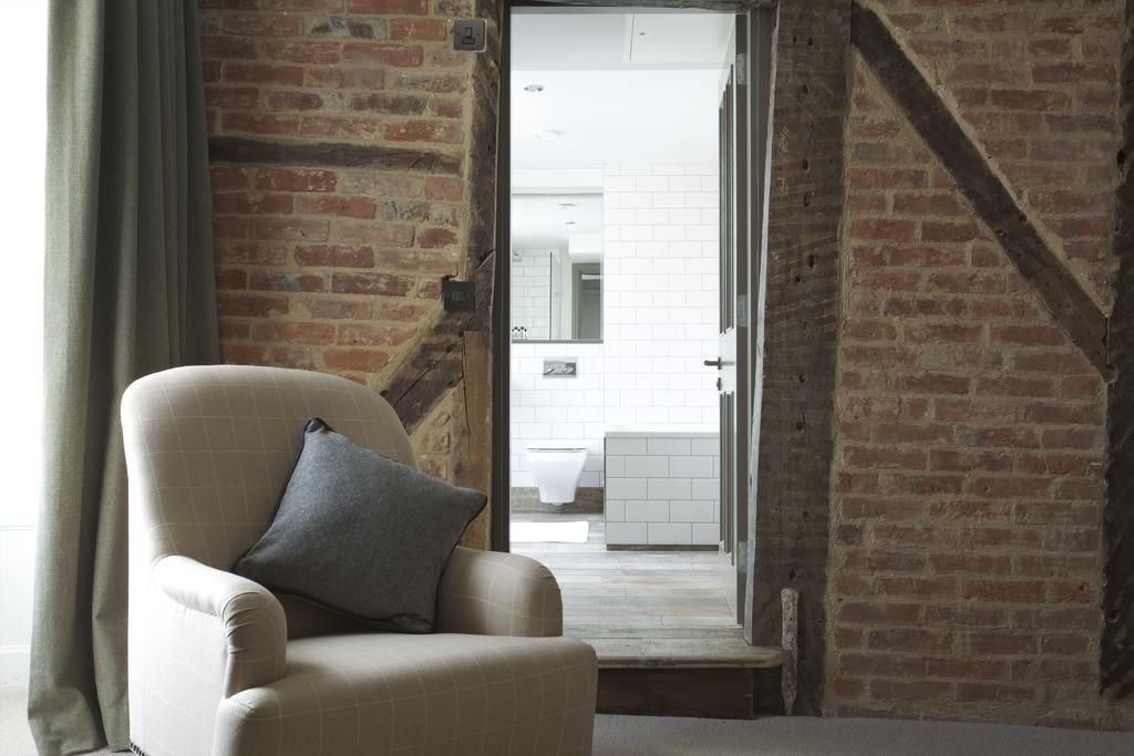Feature Room