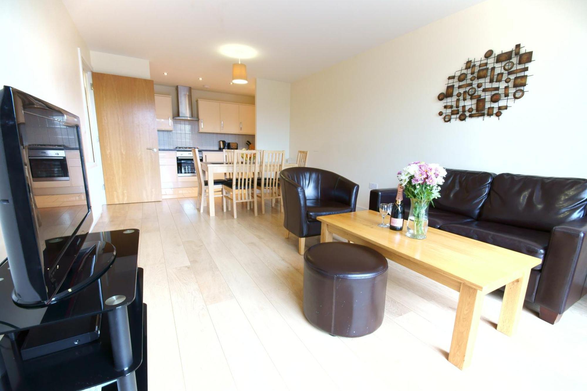 Standard Two-Bedroom Apartment,48351100:JPEG