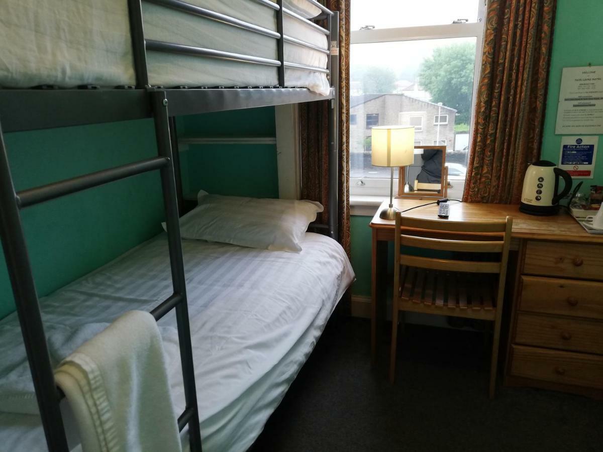 Single Room with Mountain View and Shared Bathroom