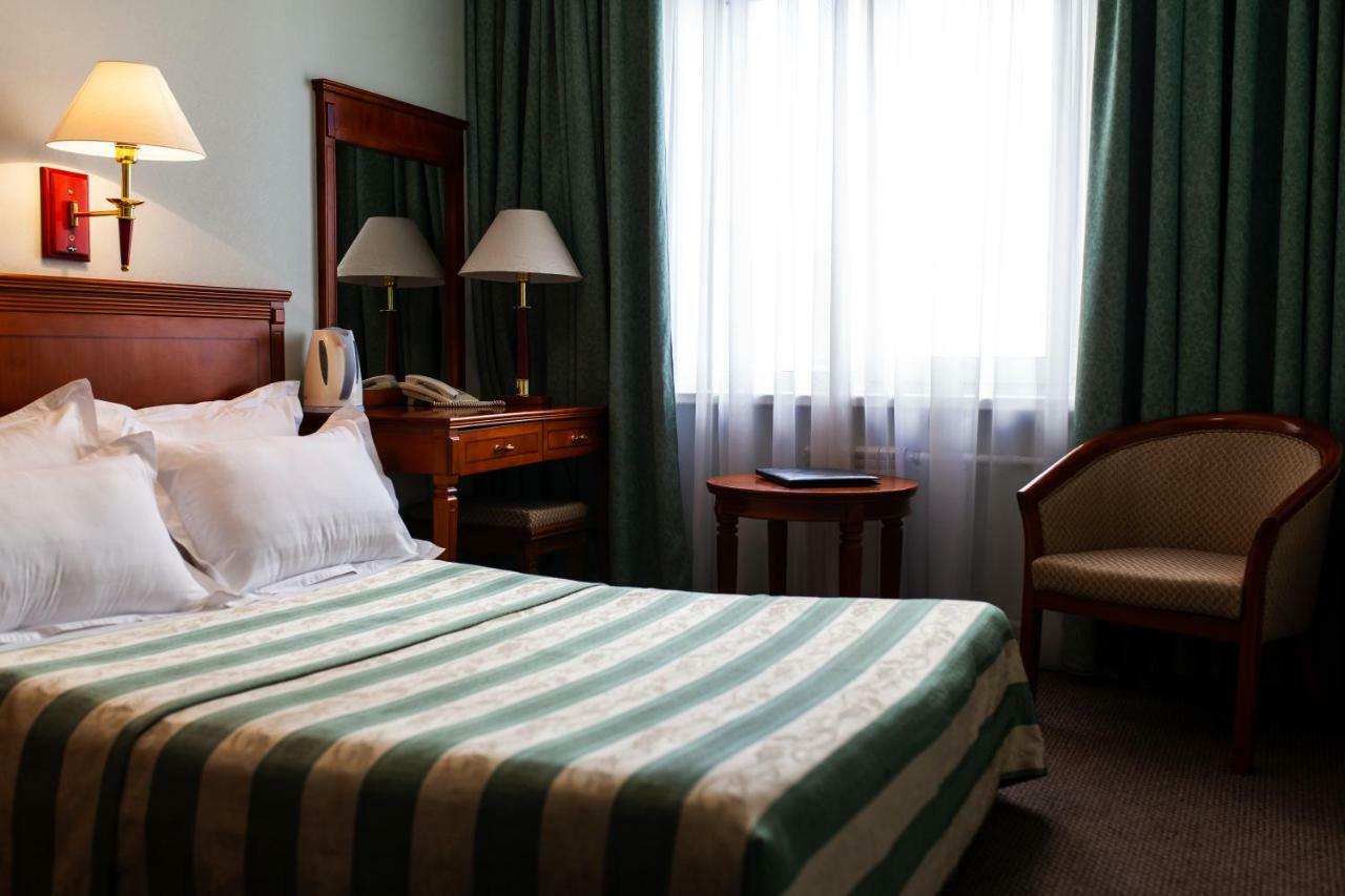 Grote Kamer met 2 Bedden