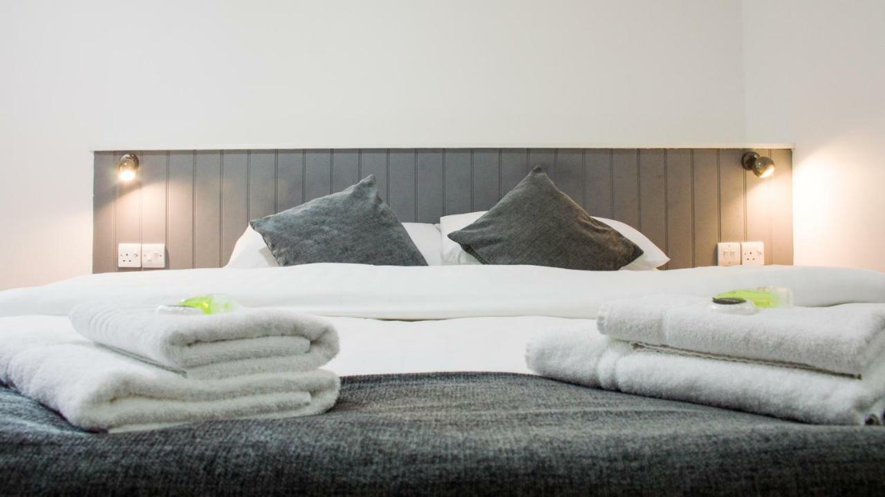 Double or Twin Room with Lake View