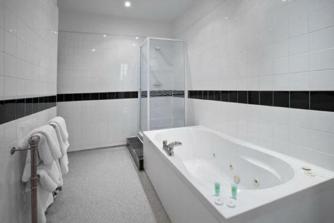 Deluxe Double Room,845578265:JPEG