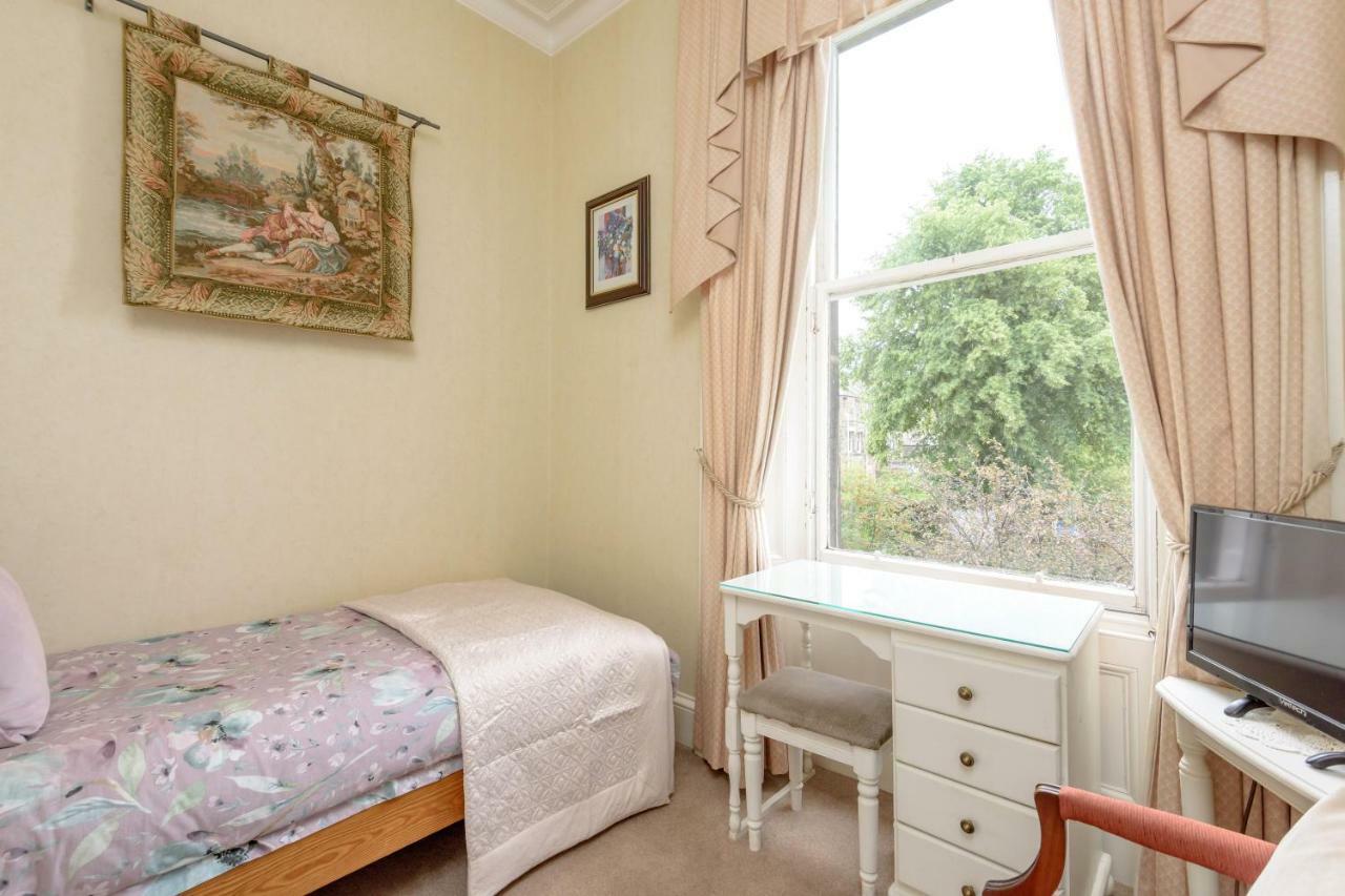 Single Room with Private Bathroom,846013508:JPEG