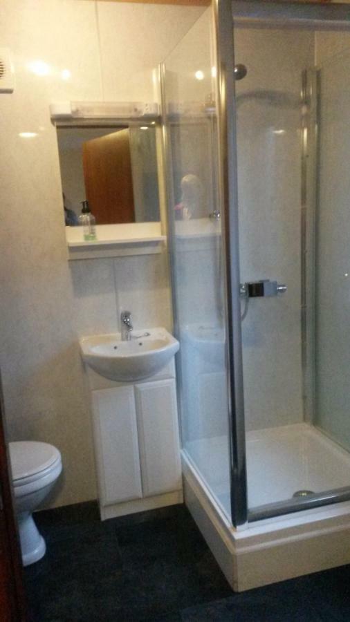 Twin Room with Private Bathroom