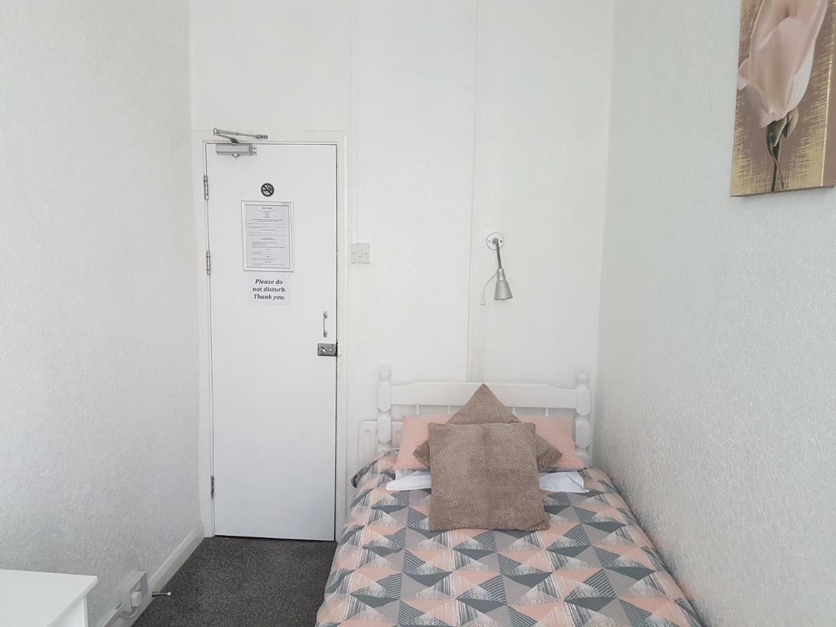 Habitación Individual Estándar con baño compartido