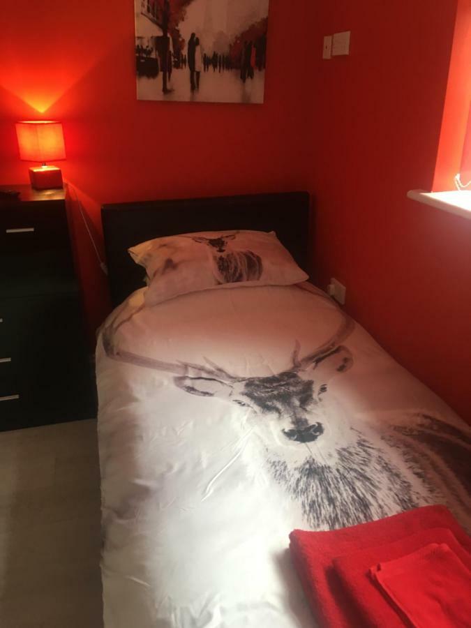 Single Room,860339981:JPEG