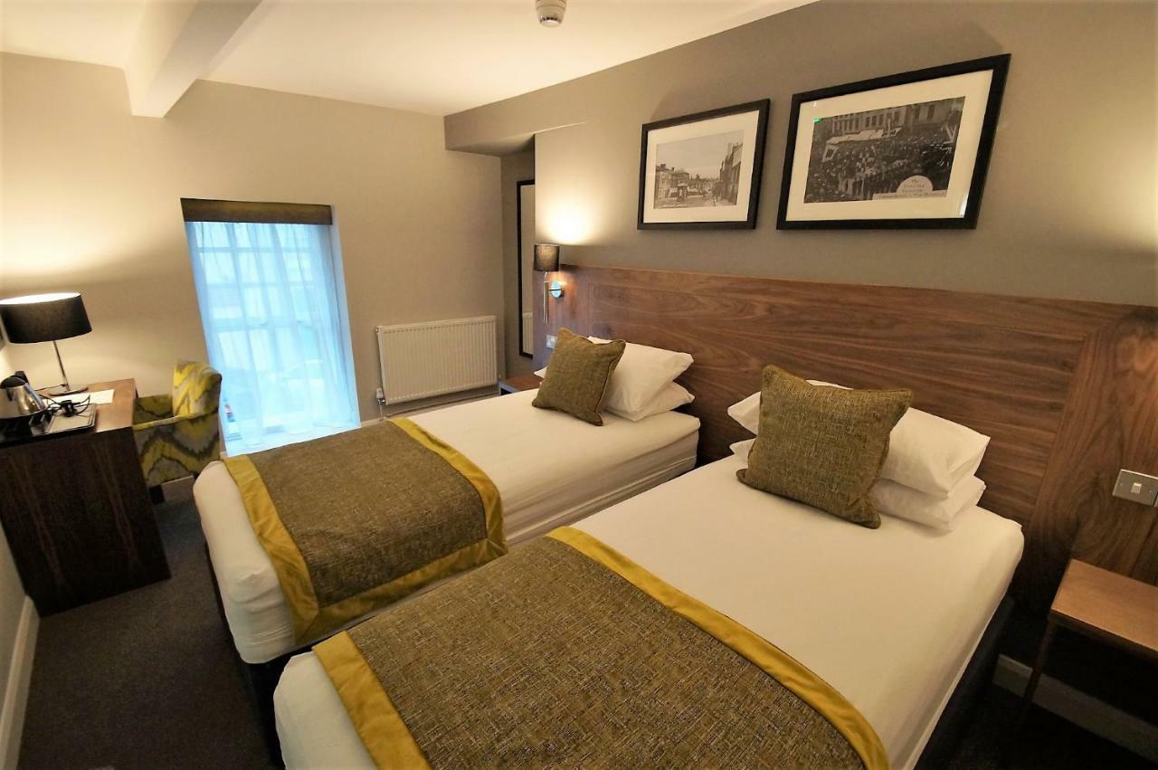 Deluxe Double or Twin Room