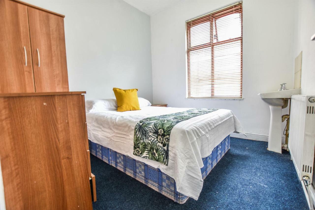 Double Room with Shared Bathroom,904046911:JPEG