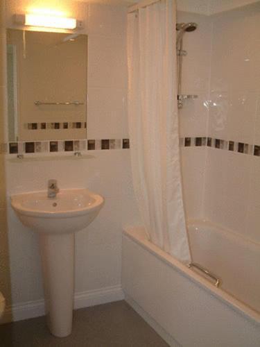 Family Ensuite,9381303:JPEG