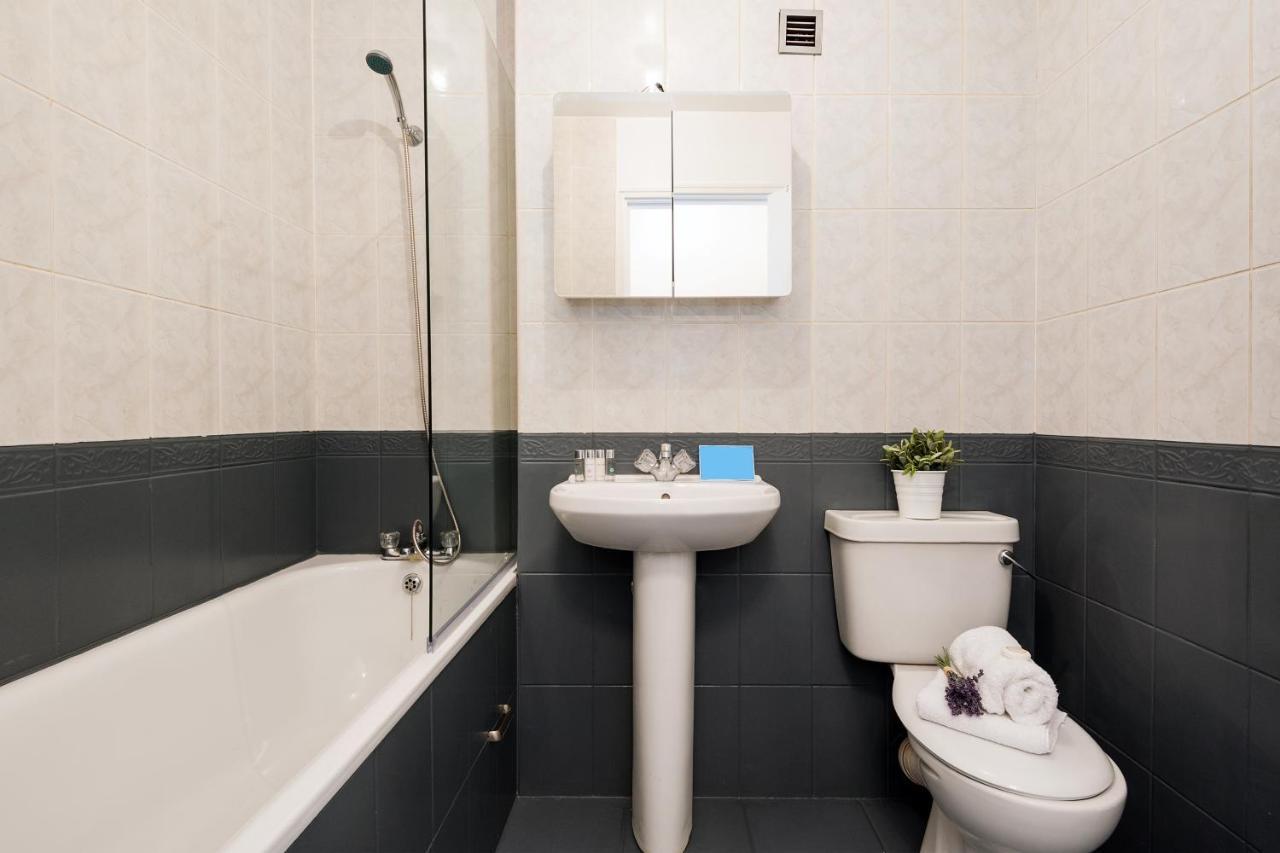 Superior Studio Apartment,935282491:JPEG