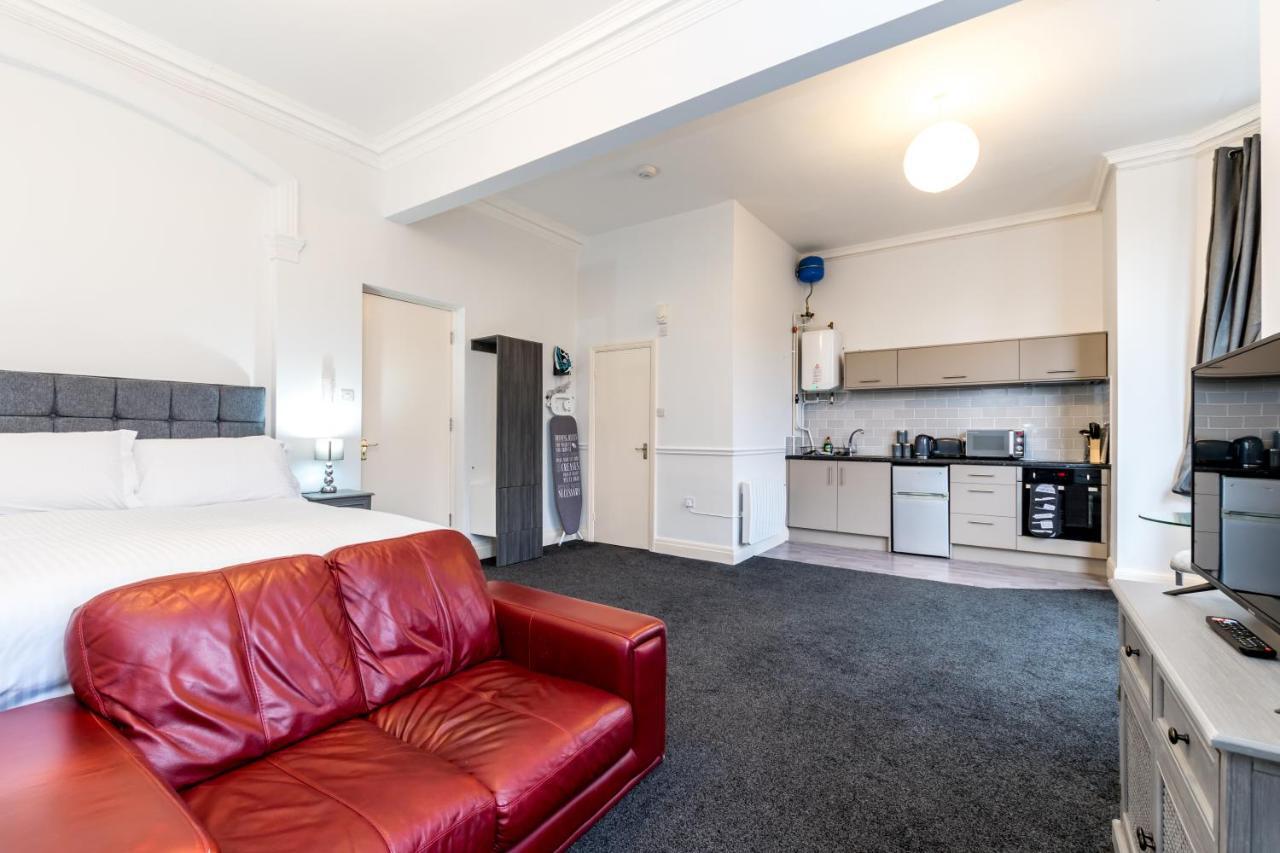 Studio Apartment,936705691:JPEG