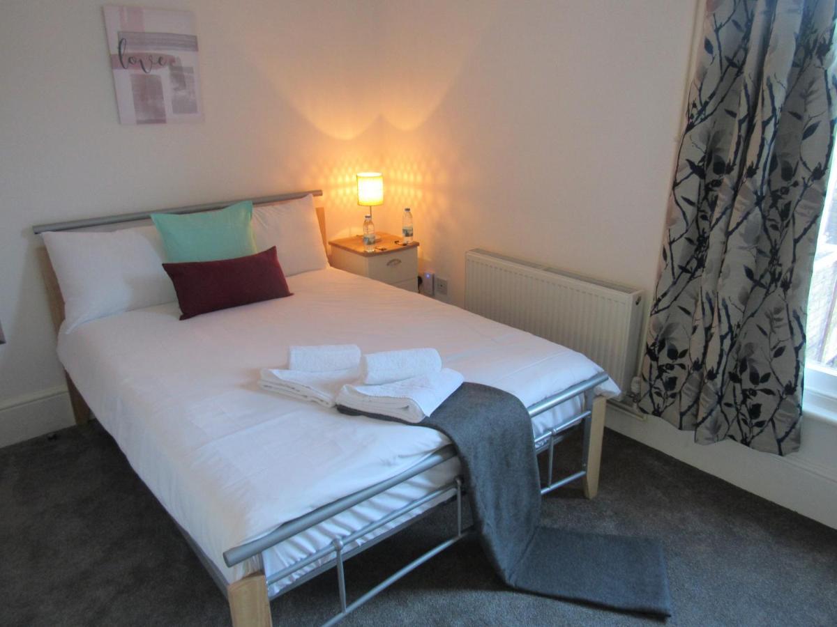 Grande Chambre Double avec Salle de Bains Privative