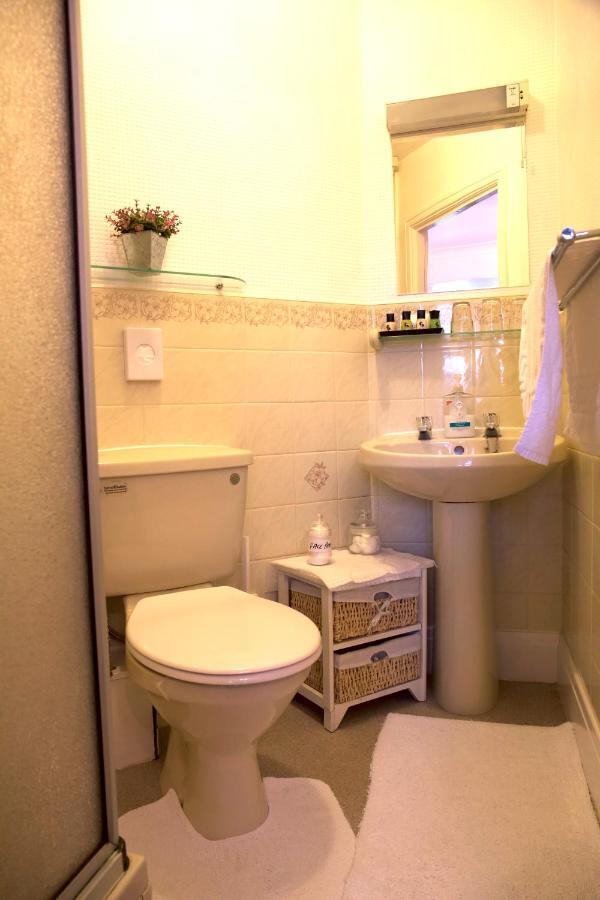 Chambre Familiale avec Salle de Bains Privative