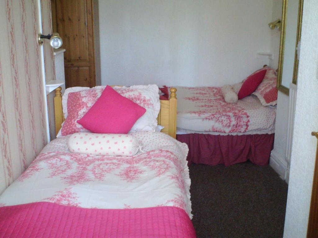 Family Room (2 Adults + 2 Children)