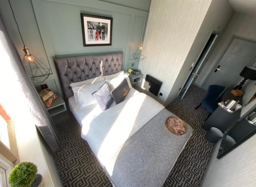 Standard Double Room,982405702:JPEG