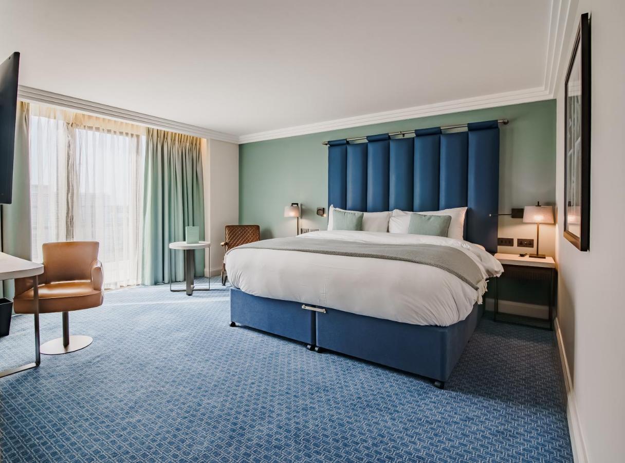 Executive Zimmer mit Kingsize-Bett und Balkon