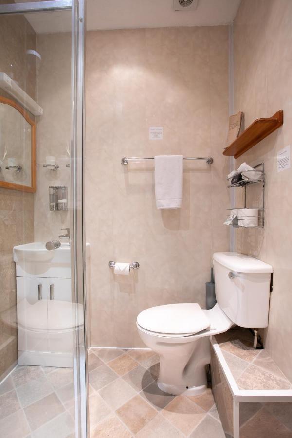 Double room En-suite with shower,994002571:JPEG
